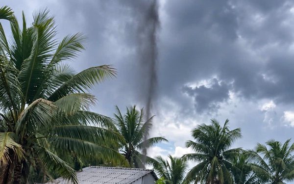 Giếng khoan hơn 10 năm tuổi bất ngờ phun cột nước cao 15m