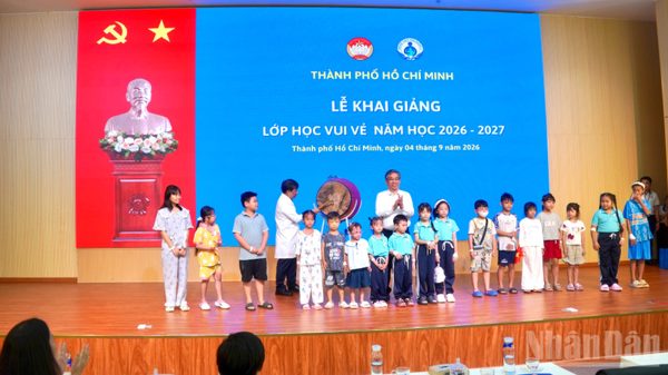 Giờ khai giảng của những lớp học đặc biệt nơi bệnh viện