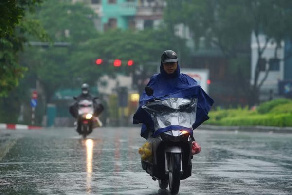 Gió mùa đông bắc sắp về, miền Bắc mưa rất to