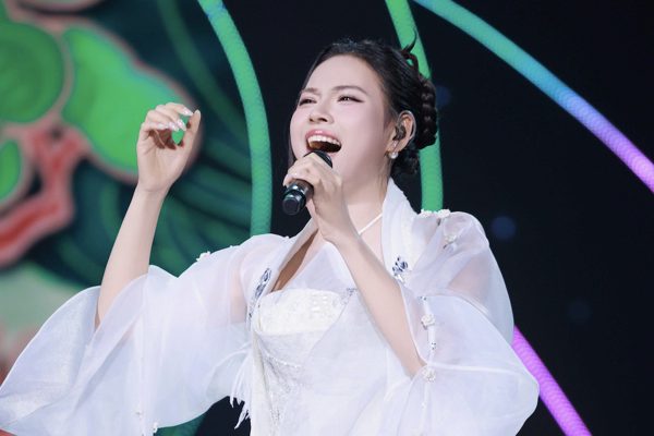 Giọng ca được PGS.TS.Tân Nhàn hết lời khen ngợi là ai?