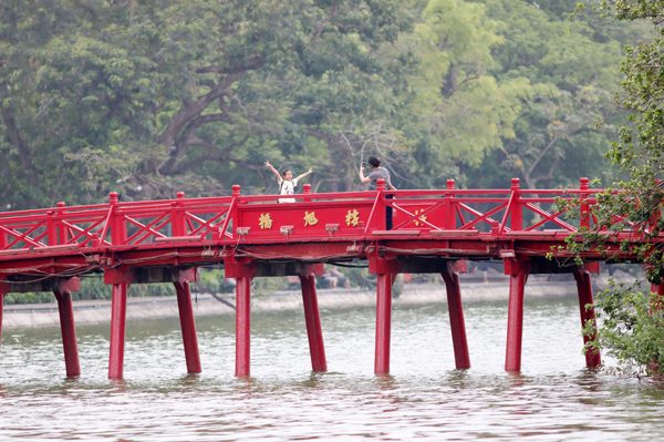 Giữ gì của Hồ Gươm hôm qua cho hôm nay và mai sau?
