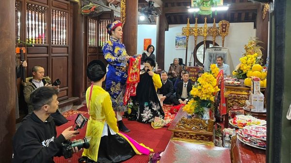 Giữ gìn, phát huy các giá trị di sản văn hóa phi vật thể phải chuẩn mực và bài bản