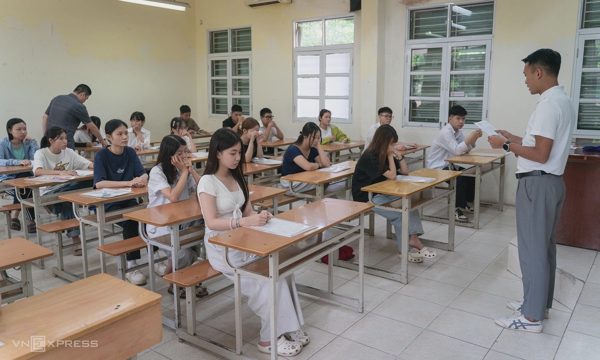 Giữ kỳ thi tốt nghiệp THPT với 'đa mục tiêu'