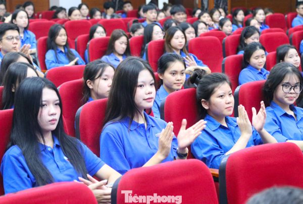 Giữ lửa truyền thống, khơi dậy khát vọng tuổi trẻ xứ Nghệ