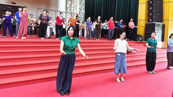 Giữ lửa văn nghệ trong nhân dân