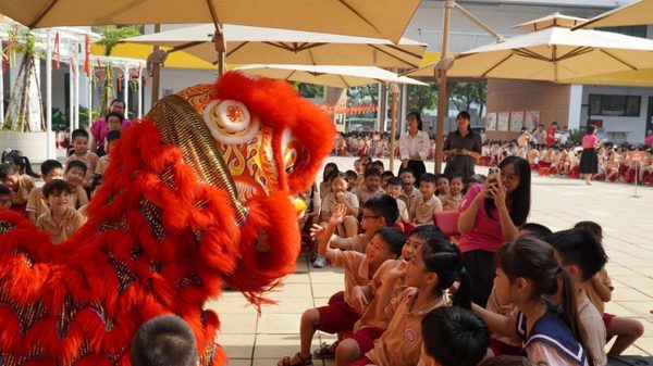 Giúp trẻ em có hoàn cảnh đặc biệt không đứng ngoài mùa Trung thu