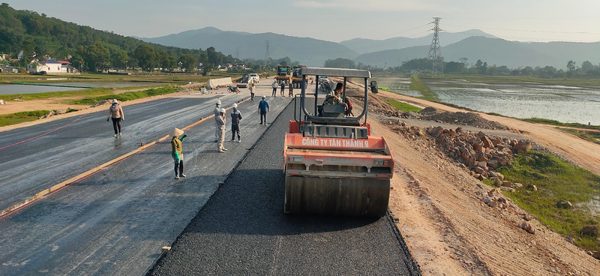 Gỡ bài toán thiếu hụt nhân lực trước làn sóng ồ ạt đầu tư hạ tầng lớn
