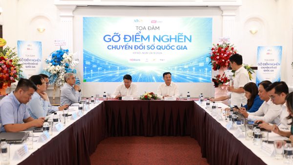 Gỡ điểm nghẽn để chuyển đổi số đi vào thực chất