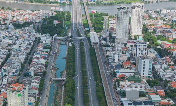 'Gỡ nút thắt hạ tầng, đất đai để mở rộng không gian đô thị TP HCM'