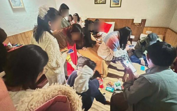 Gom hơn 100 triệu đồng lập nhóm du lịch, 'trưởng nhóm' bị tố đem tiền đi cá độ