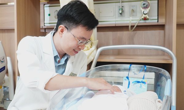 Gom trứng để sinh con ở tuổi 42