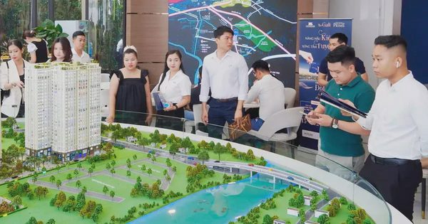 'Gồng' lãi vay cao, nhiều người phải 'cắt lỗ' nhà đất để giải quyết nợ
