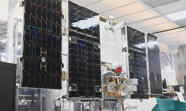 Google: Cần 10 năm và 1.800 lần phóng để xây trung tâm dữ liệu vũ trụ