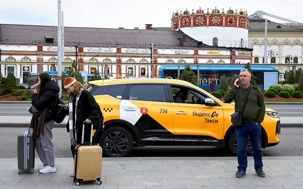 'Google của Nga' bị tấn công, kết nối Starlink bị chặn: Chiến sự Nga - Ukraine lan sang mặt trận mới
