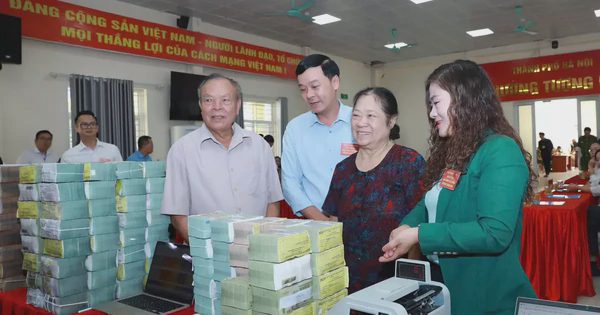 GPMB Quốc lộ 1A: Máy đếm tiền chạy hết công suất, người dân mang bao tải tiền về