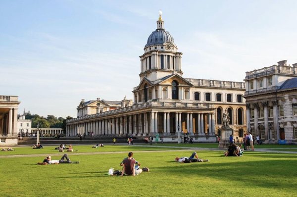 Greenwich Việt Nam tạo sân chơi học thuật qua chuỗi hội thảo chuyên ngành