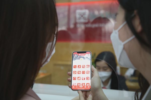 Gửi 500 triệu không cần ra quầy: Lãi cao và tiện lợi “kéo” khách lên ngân hàng số