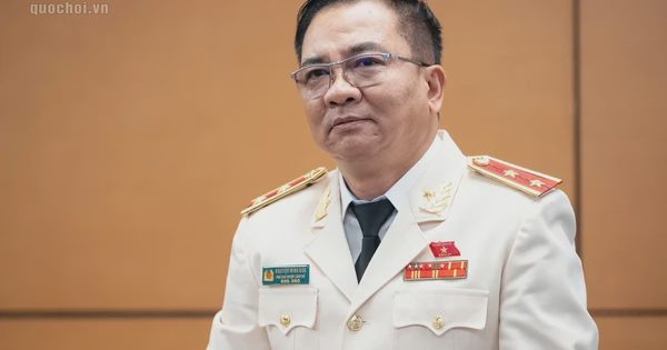 Gửi giấy tờ, tài liệu mà shipper làm lộ, trách nhiệm pháp lý ra sao?