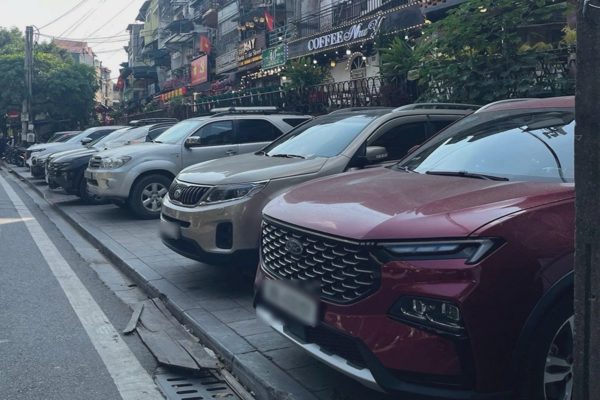 Gửi xe ở Hà Nội: Trách nhiệm người trông giữ phải xứng đáng với phí gửi xe