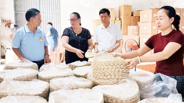 Gương sáng tự học thành tài