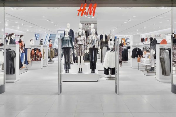 H&M đóng hàng trăm cửa hàng toàn cầu, vì sao vẫn tăng đầu tư tại Việt Nam?