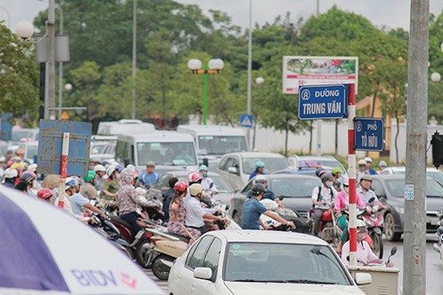 Hà Nội: Cấm ô tô đi thẳng từ Trung Thư sang Trung Văn trong giờ cao điểm