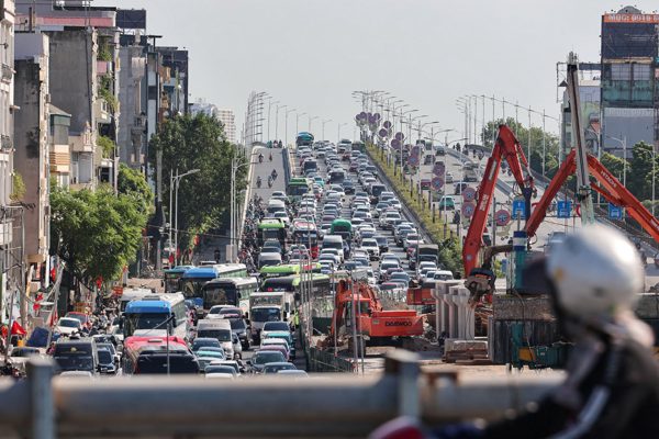 Hà Nội có 62 vị trí rào chắn thi công, CSGT khuyến cáo chọn lộ trình phù hợp