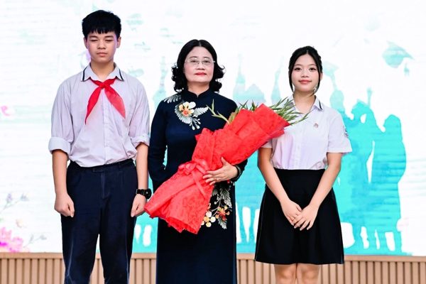 Hà Nội công bố 89 cá nhân được xét 'Nhà giáo nhân dân', 'Nhà giáo ưu tú'