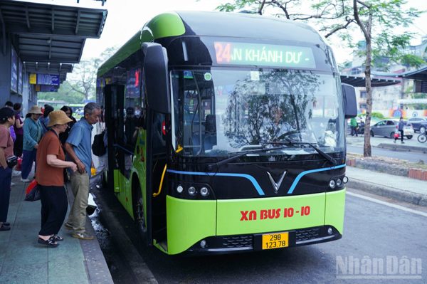 Hà Nội đẩy mạnh đưa xe buýt điện vào khai thác trong năm 2026