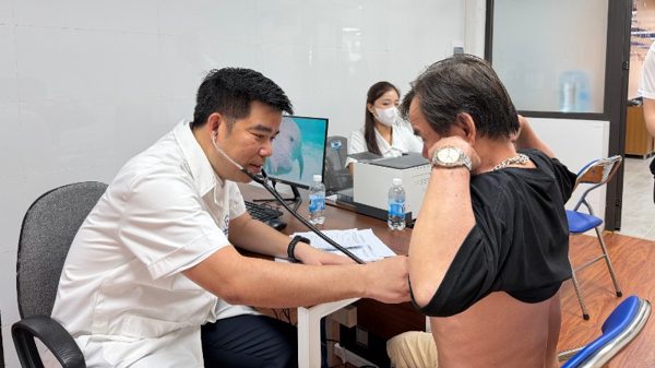 Hà Nội: Đề nghị rà soát để bảo đảm đầy đủ quyền lợi cho người tham gia bảo hiểm y tế