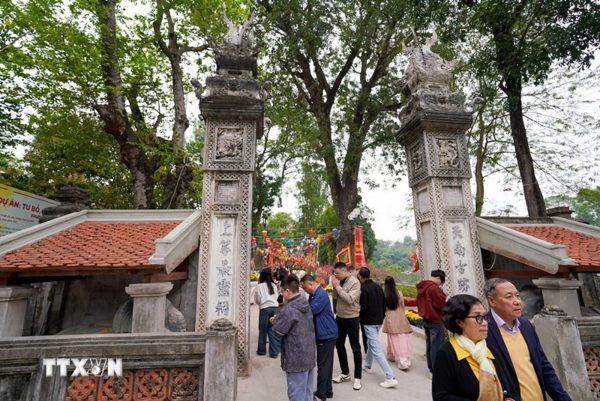 Hà Nội đề xuất dỡ bỏ khu trò chơi gây tiếng ồn quanh đền Voi Phục