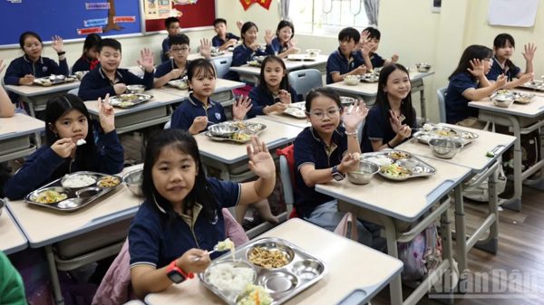 Hà Nội: Đề xuất tăng mức trần đối với dịch vụ tiền ăn của học sinh