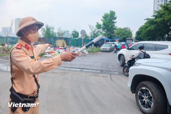 Hà Nội điều chỉnh giao thông tạm thời trên Đại lộ Thăng Long khu vực cầu Đan Hoài