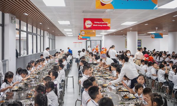 Hà Nội dự kiến tiền ăn bán trú của học sinh cao nhất 50.000 đồng
