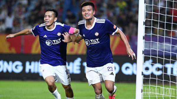 Hà Nội FC thắng trận derby Thủ đô, Công an Hà Nội mất ngôi đầu V.League