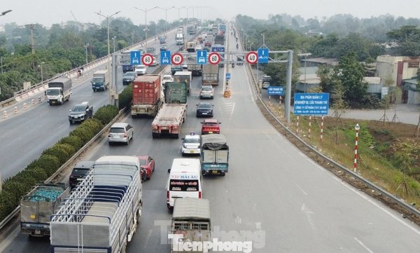 Hà Nội giảm tốc độ, điều chỉnh phân làn trên cầu Thanh Trì gần 3 tháng