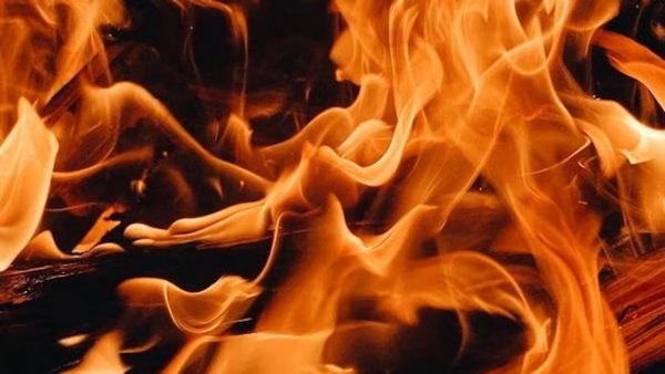 Hà Nội: Kịp thời tiếp cận, cứu hai người mắc kẹt trong vụ cháy nhà dân