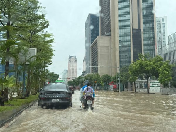 Hà Nội mưa ngập, Sở GD&ĐT chỉ đạo các trường điều chỉnh thời gian, hình thức dạy học
