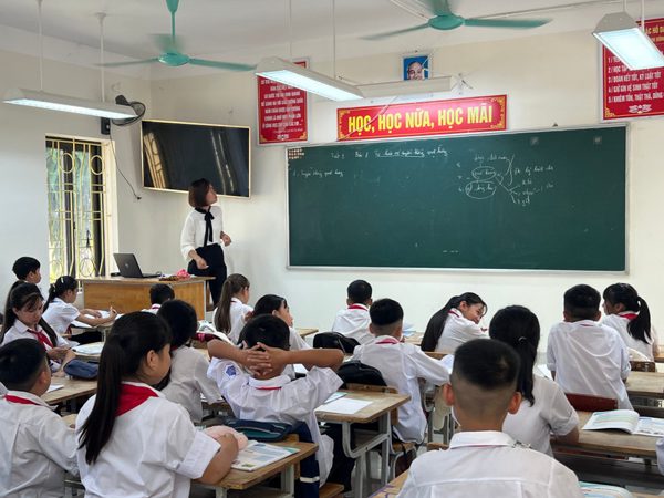 Hà Nội nghiêm cấm ép buộc học sinh tham gia chương trình liên kết nước ngoài