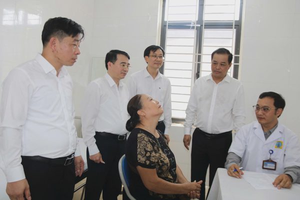 Hà Nội: Người khuyết tật được phục hồi chức năng ngay tại trạm y tế xã