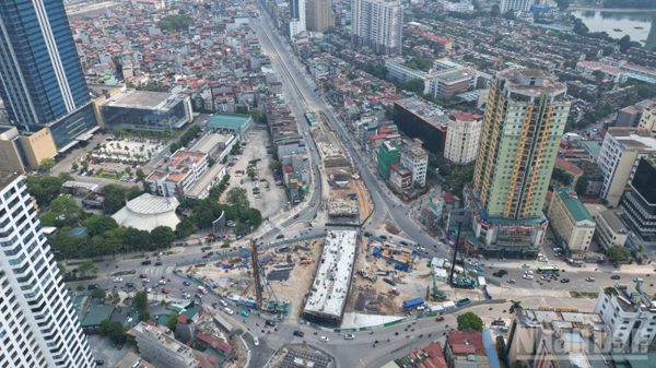 Hà Nội phân luồng giao thông phục vụ thi công cầu vượt nút giao Nguyễn Chí Thanh