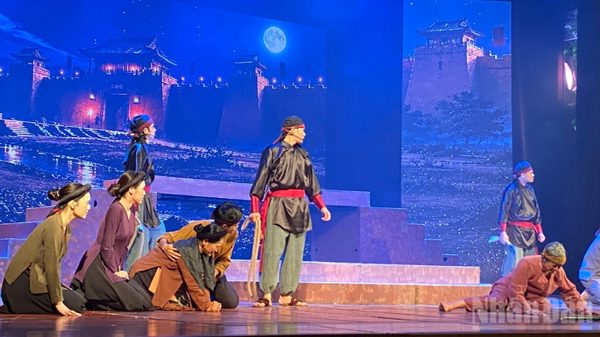 Hà Nội ra mắt sản phẩm công nghiệp văn hóa kết hợp sân khấu kịch và AI