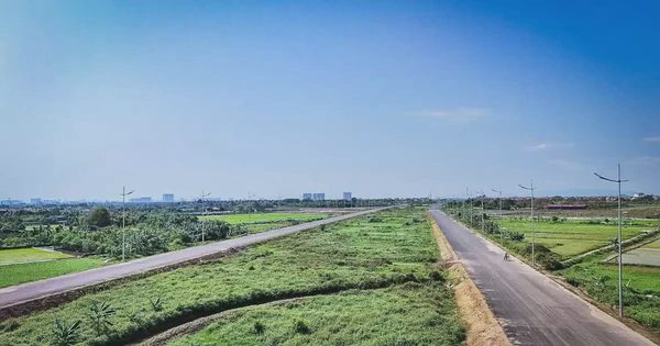 Hà Nội sắp thông xe đường song hành Vành đai 4 từ đê Hữu Hồng đến Đại lộ Thăng Long