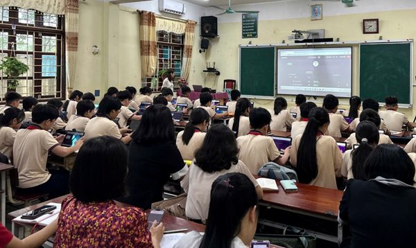Hà Nội thí điểm đề án 4.500 tỷ: Học sinh lo quá tải, trường lo thiếu giáo viên