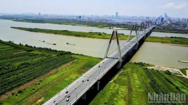 Hà Nội: Thí điểm điều chỉnh tốc độ trên cầu Nhật Tân từ ngày 27/9