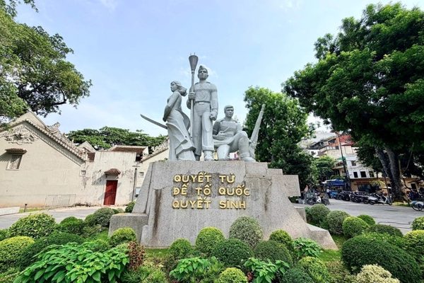 Hà Nội thông tin việc di dời tượng đài 'Quyết tử để Tổ quốc quyết sinh'