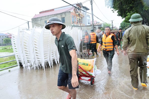 Hà Nội: Thực hư tin ‘vỡ đê’ ở xã Quảng Bị