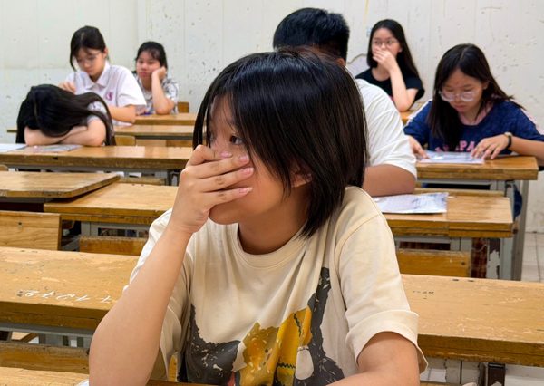 Hà Nội tiến tới bỏ thi vào lớp 10: Nỗi lo 'học bạ đẹp'