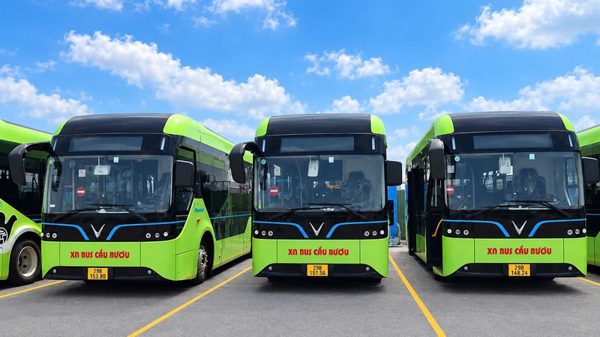 Hà Nội tiếp tục thay thế đưa vào khai thác hàng loạt các xe buýt điện mới