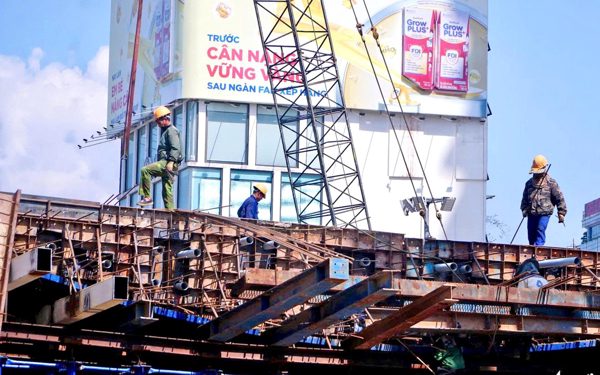 Hà Nội tổ chức lại giao thông trên đường vành đai 1 đoạn cầu vượt Nguyễn Chí Thanh đi Voi Phục